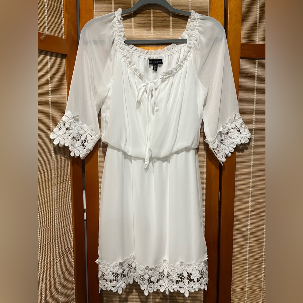 🔒 Jodi Kristopher white dress with floral lace appliqué, size S